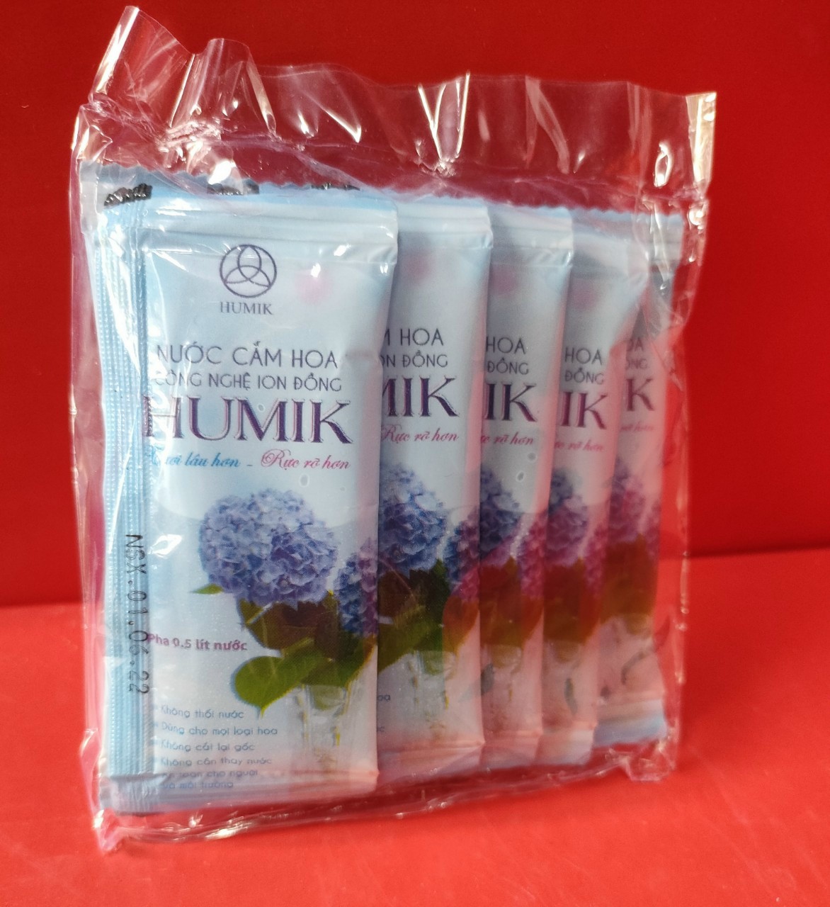 Nước dưỡng hoa humik túi 10 gói 5ml.