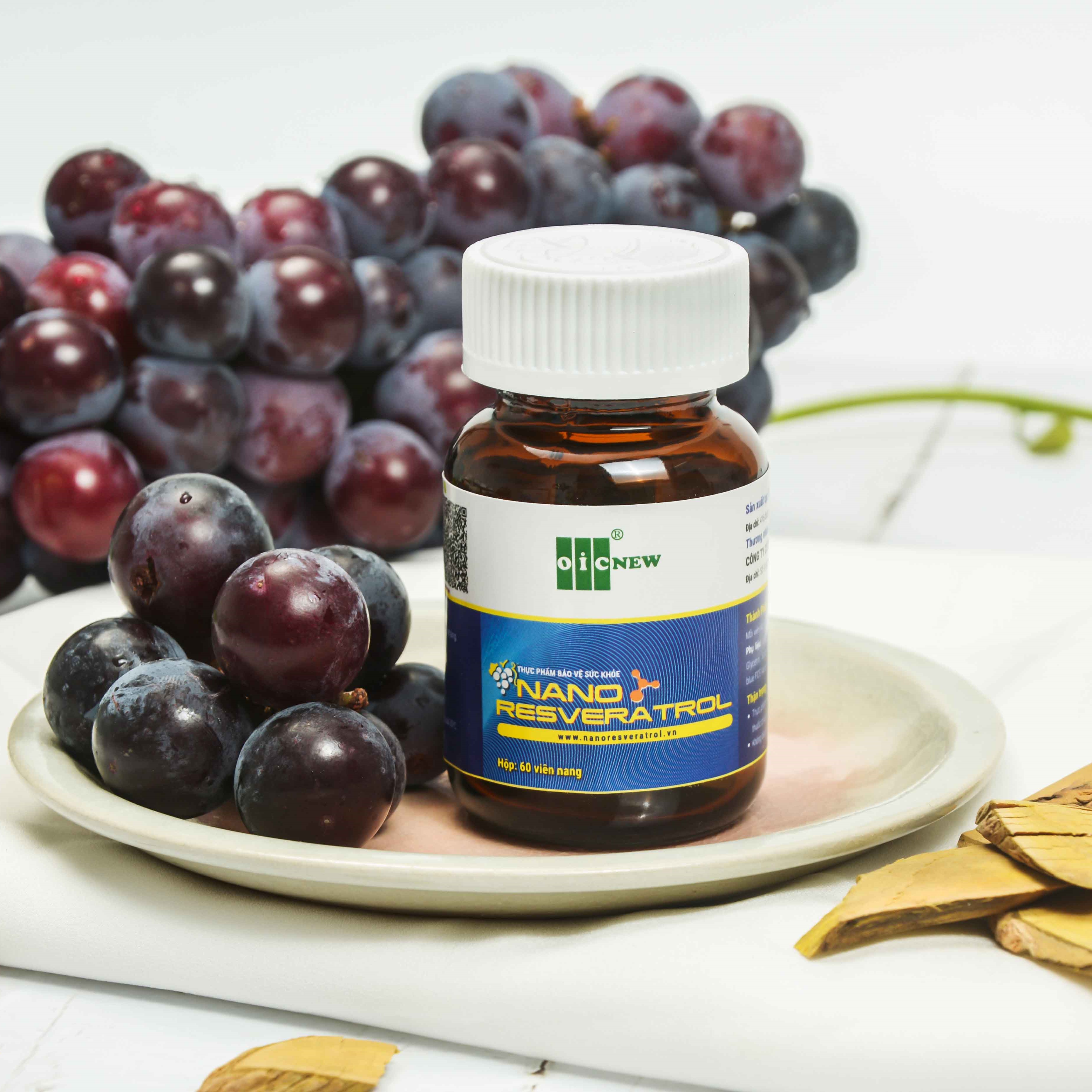 Nano Resveratrol OIC - Tăng sức đề kháng, bảo vệ tim mạch và chống oxy hóa (Lọ 60 viên nang 550mg)