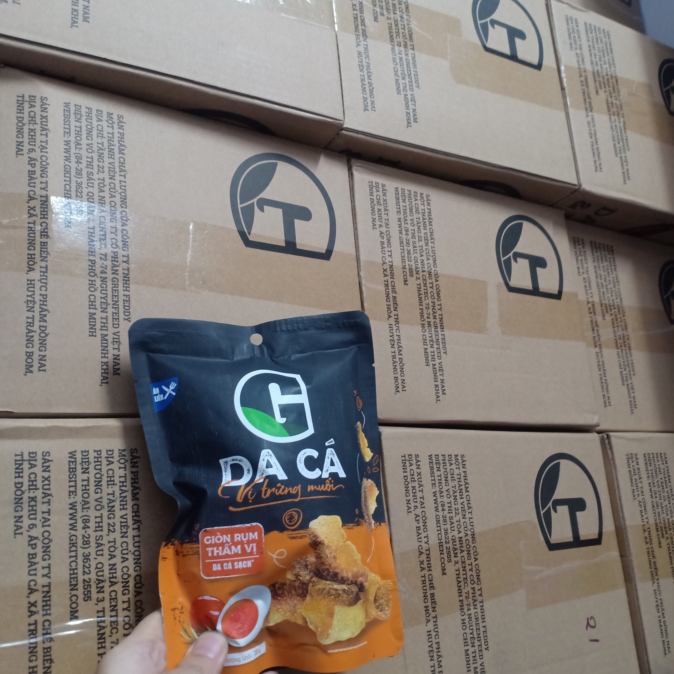 Giá sốc_ 1 thùng 24 gói da cá sạch vị trứng muối 25g