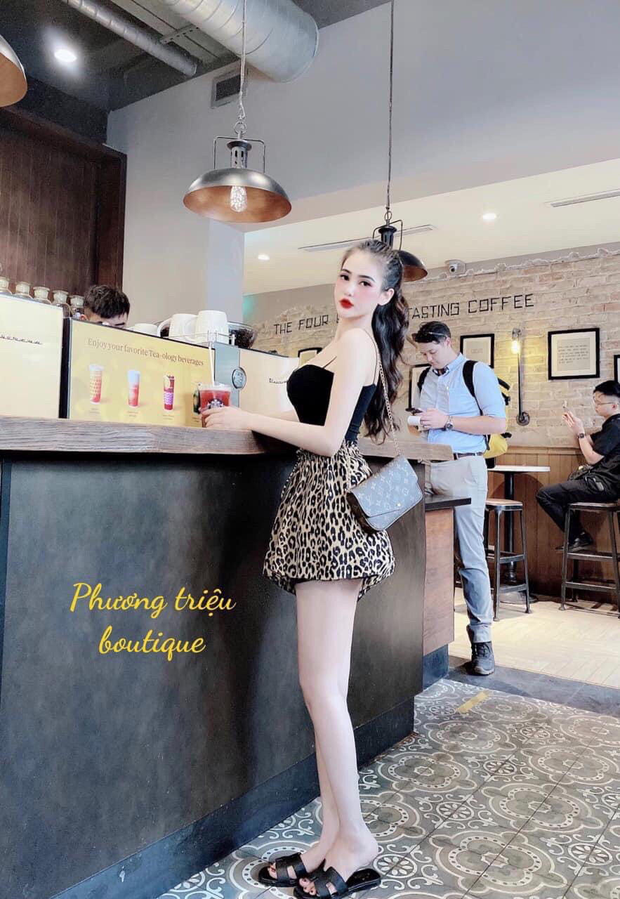Set áo hai dây và chân váy họa tiết beo dễ thương