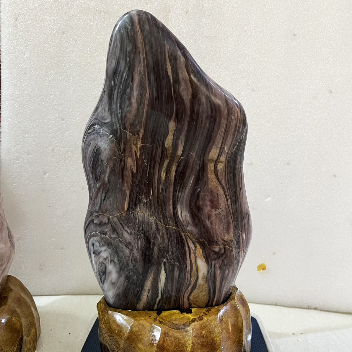 [HCM]Đá, trụ đá, cây đá phong thủy vân mây ĐỎ cao 43 cm nặng 9 kg tự nhiên