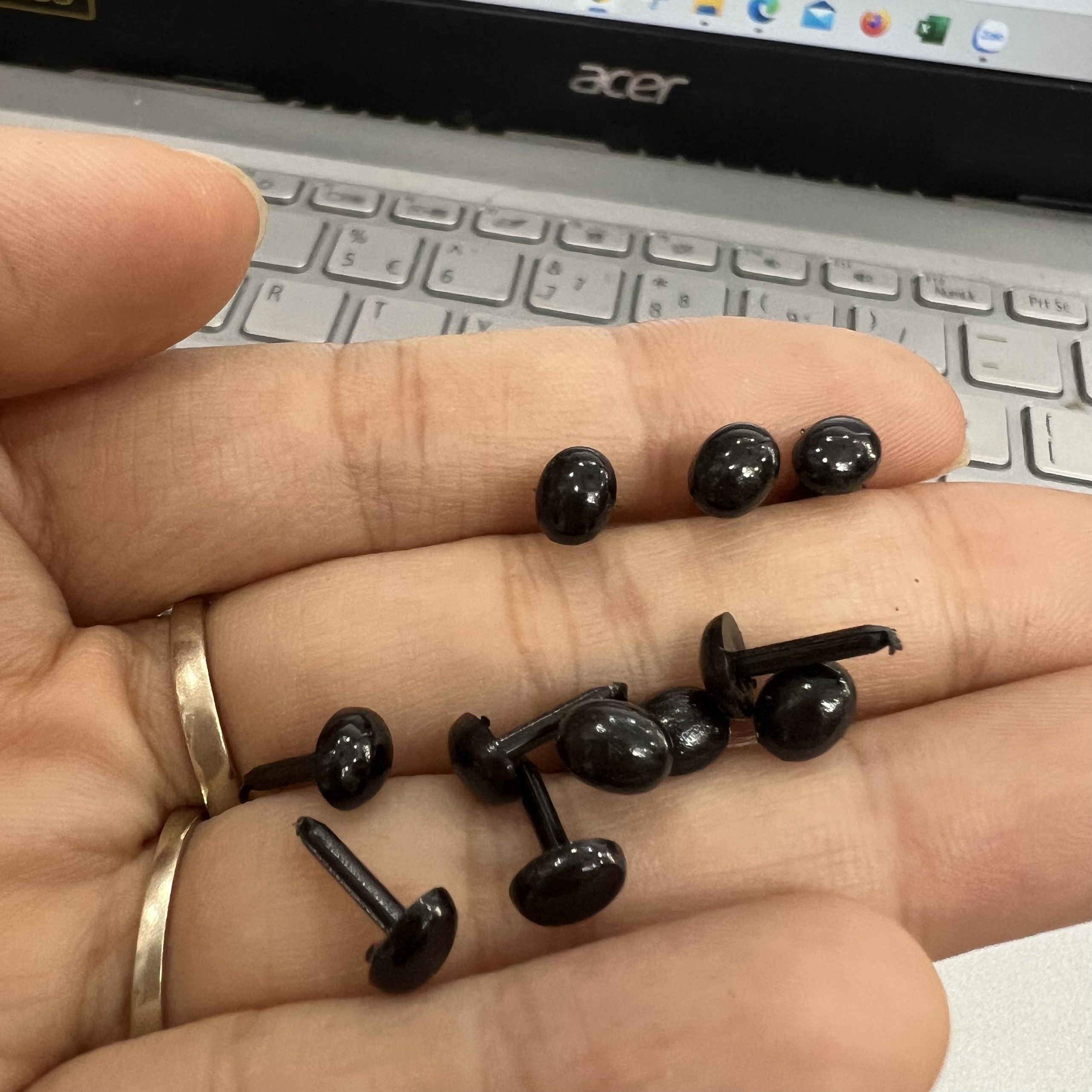 Mắt đinh làm thú bông handmade hình oval size nhỏ