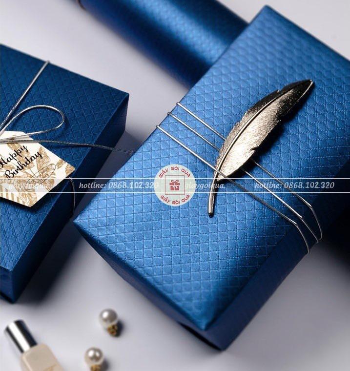 [HCM]20 tờ giấy gói quà cao cấp - hoa văn nổi 50 x 70cm