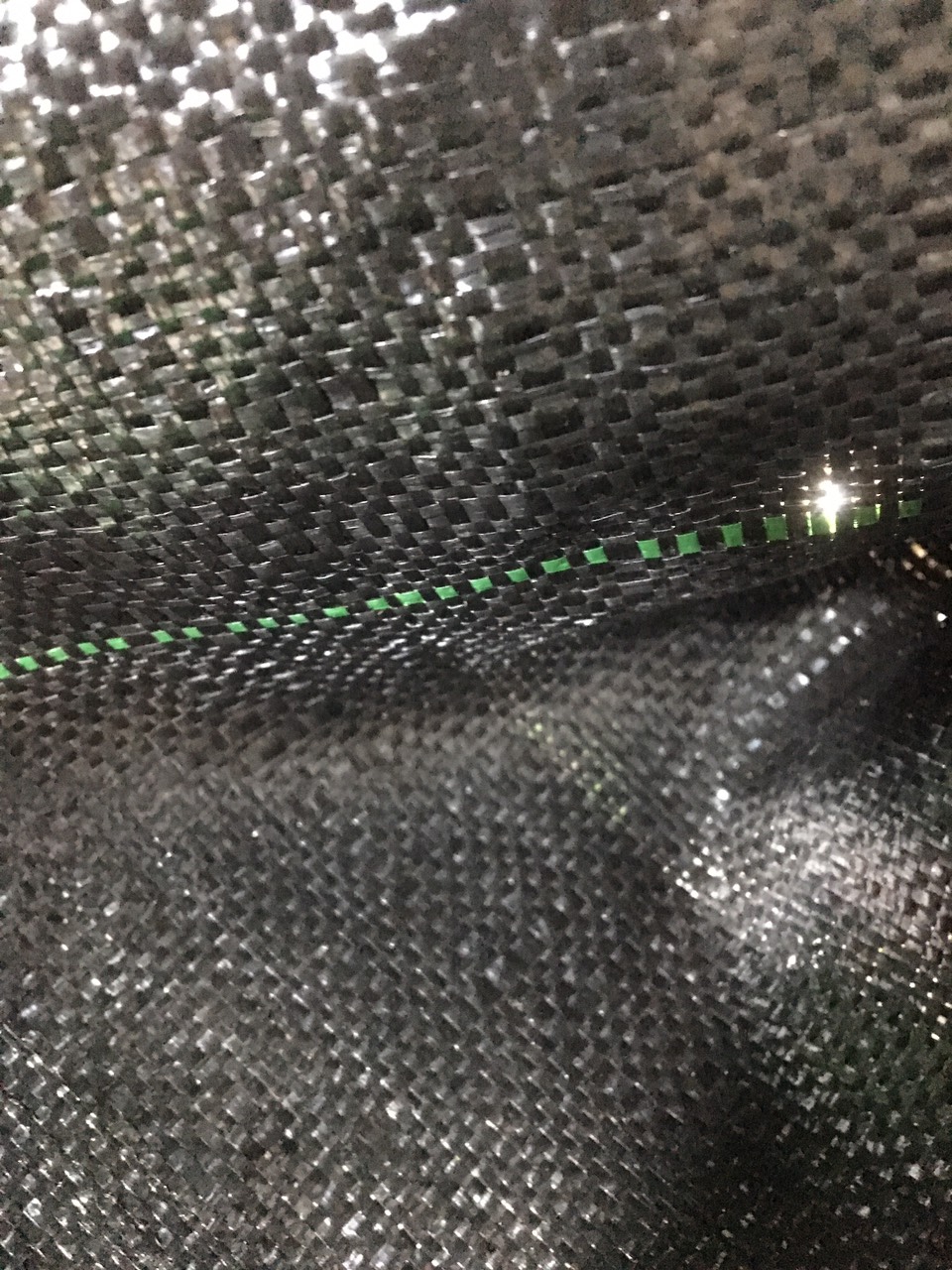 Bạt phủ trong nông nghiệp khổ 2m tính theo mét tới ó độ bền lâu dài, dùng để trải nền nhà màng hoặc trả phủ bạt cho các nông trại trong trồng trọt, che cỏ dại