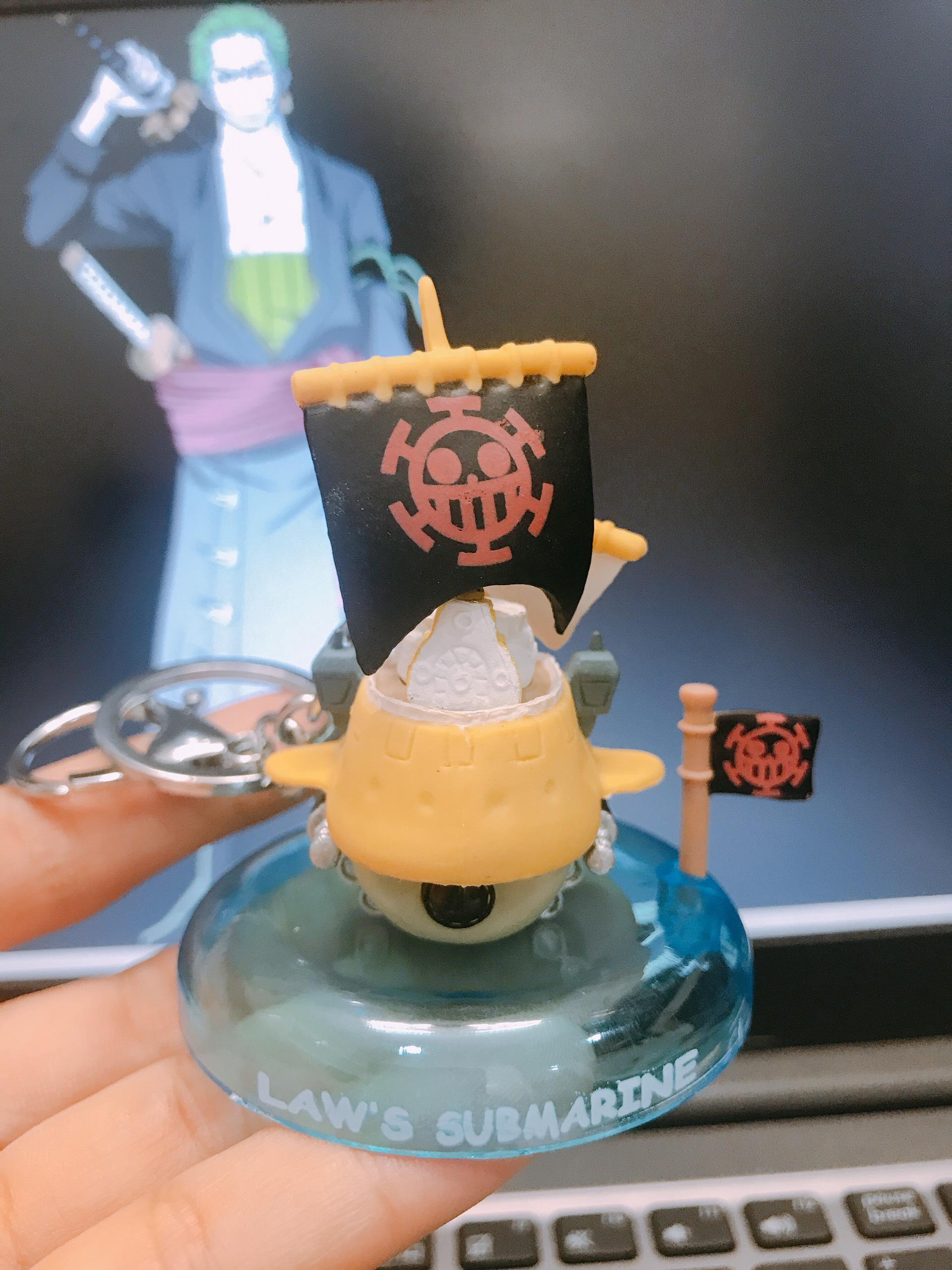 Móc khóa mô hình Lufy Tàu hải tặc ngầm của Law