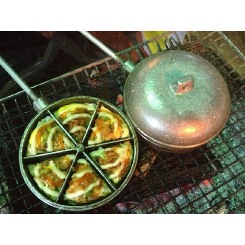 Khuôn Làm Bánh Trứng Cút Bánh Nướng Thơm Ngon Nắp Vung/ Thiết kế nắp vung giúp bạn làm ra những chiếc bánh bò tròn đẹp mắt