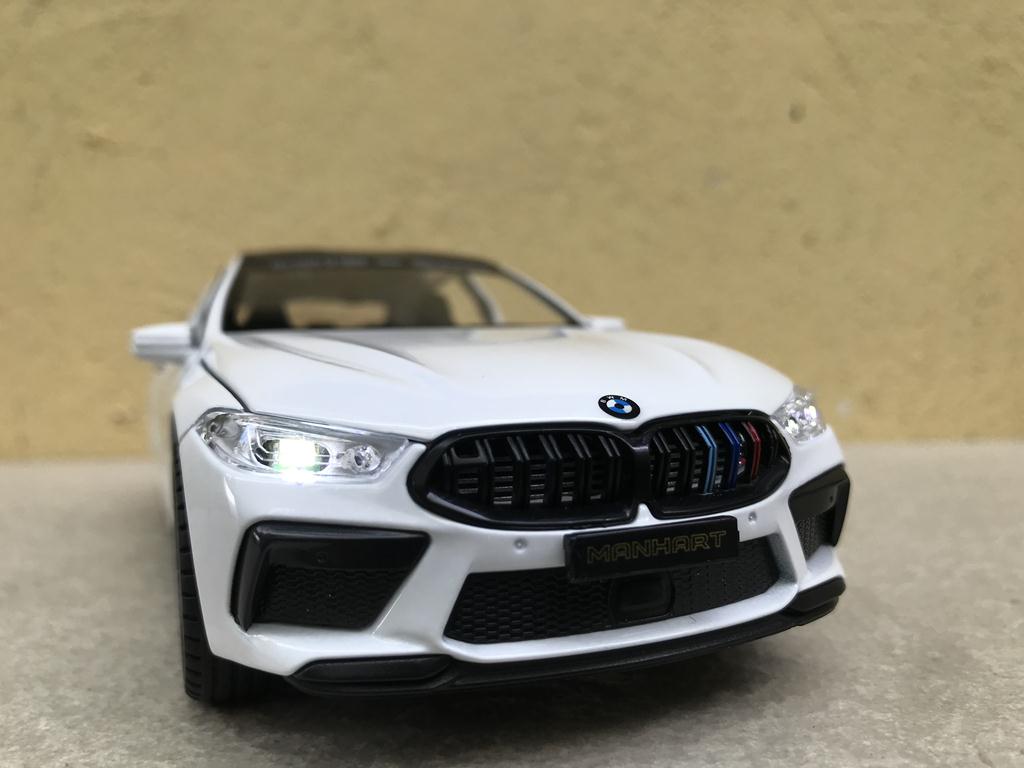 Mô hình xe ô tô bmw m800i 2023 1:24