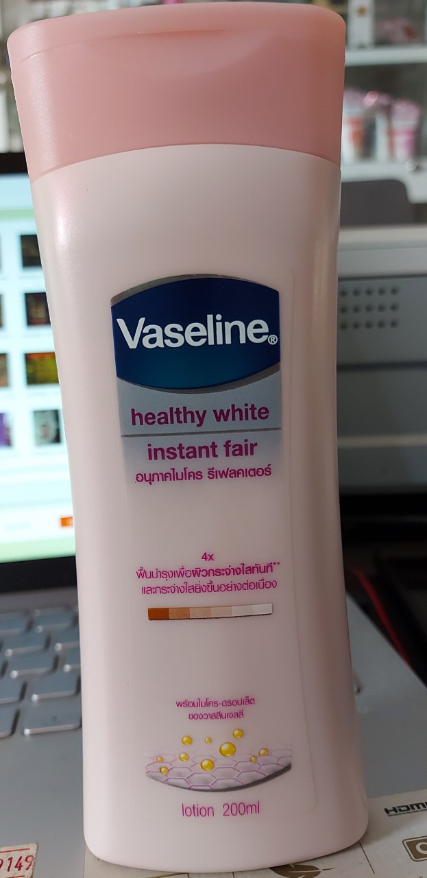 sữa dưỡng thể trắng da vaseline thái chai 200ml