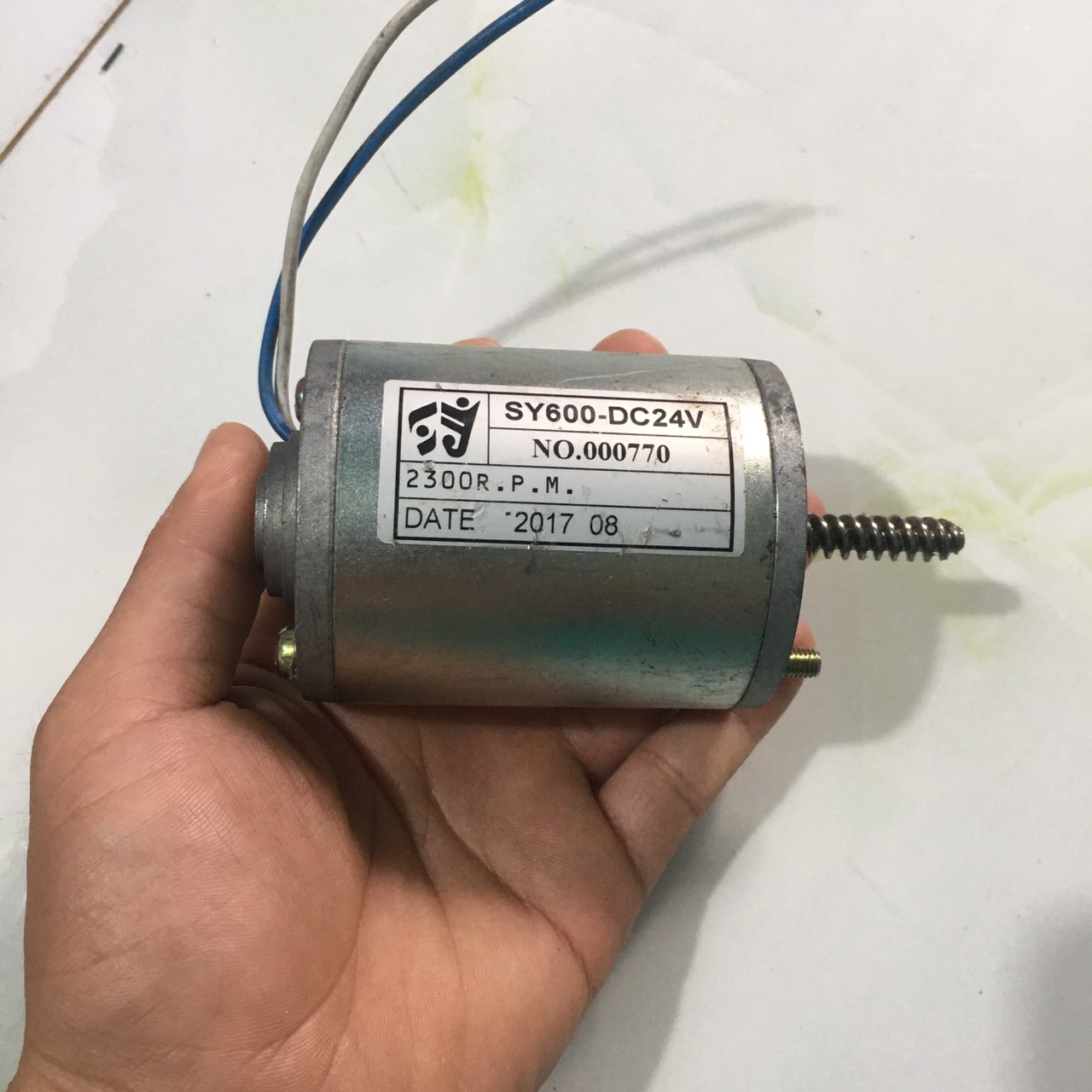 Motor 12-24v dc trục 8mm