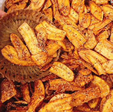 CHUỐI SẤY MÈ GỪNG GIÒN THƠM LỪNG ĐẶC SẢN ĐÀ LẠT 300g ăn vặt  ty ty shop