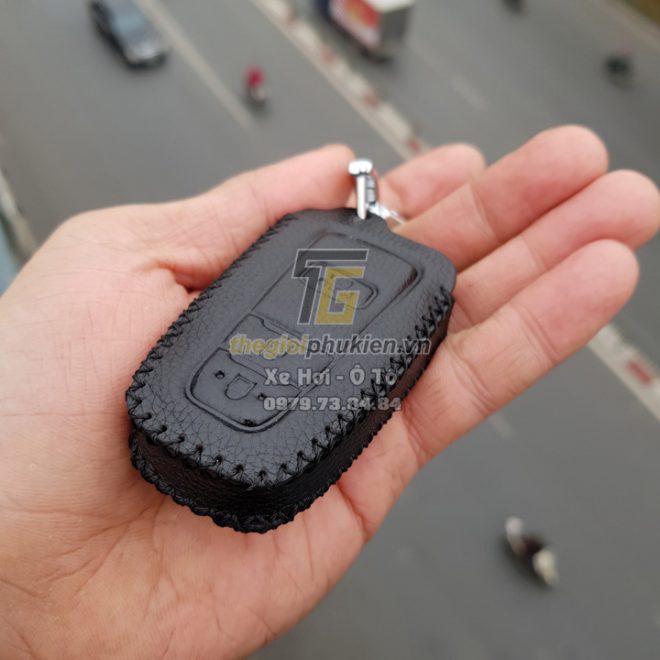 Bao da 3D bảo vệ chìa khóa xe dành cho xe Toyota Corolla Cross kèm móc đeo Inox