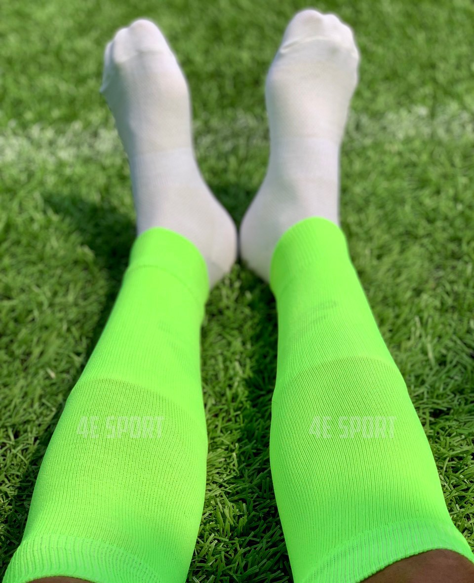 Tất Vớ Thể Thao Mang Ống Đồng Bảo Vệ Chân - Có Thể Đeo Làm Bao Tay Chống Năng - 1 Đôi (8 Màu)