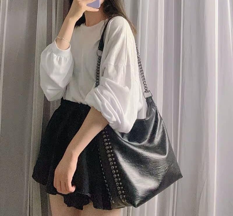 Túi Xách Nữ Đẹp Sườn Đinh Da Mềm (Lòng túi rộng đựng được nhiều đồ)