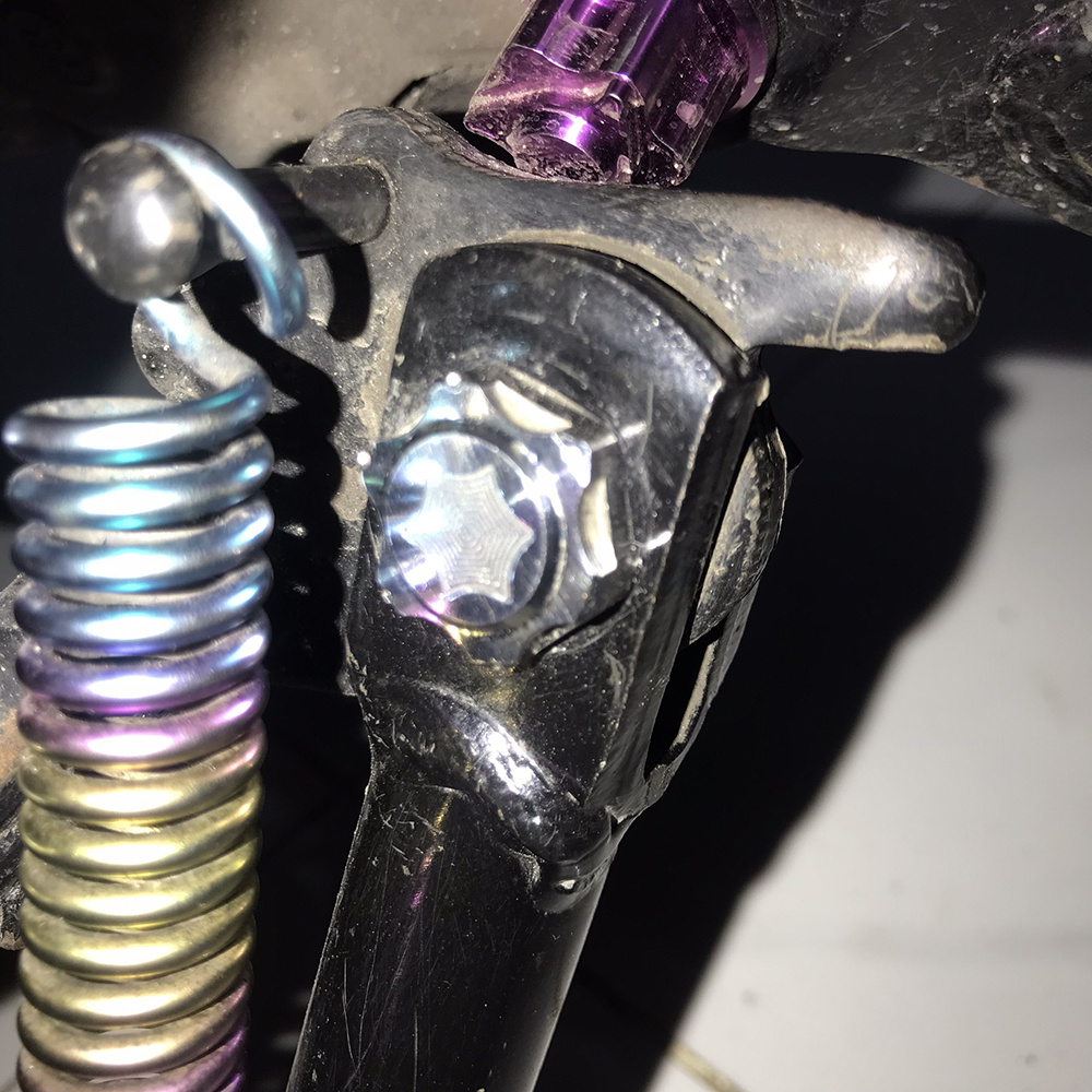 Ốc Salaza cốt chân chống ngiêng inox 304 cho các dòng xe số Honda - Yamaha