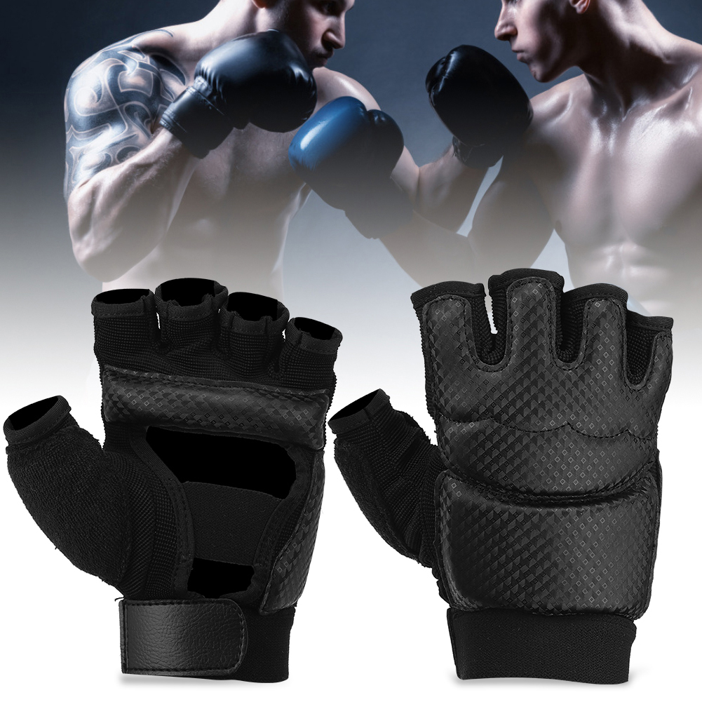 Một cặp Găng tay đấm bốc nửa ngón Bảo vệ tay Taekwondo màu đen cho Đào tạo