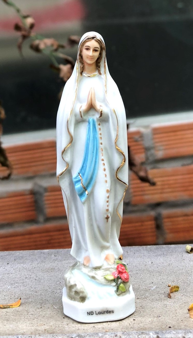 Tượng sứ - mẹ lộ đức 10cm - màu áo trắng