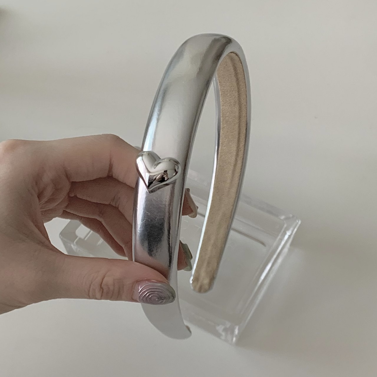 Cài tóc ánh bạc sang trọng trái tim Modleaf Shiny heart headband Hàn Quốc