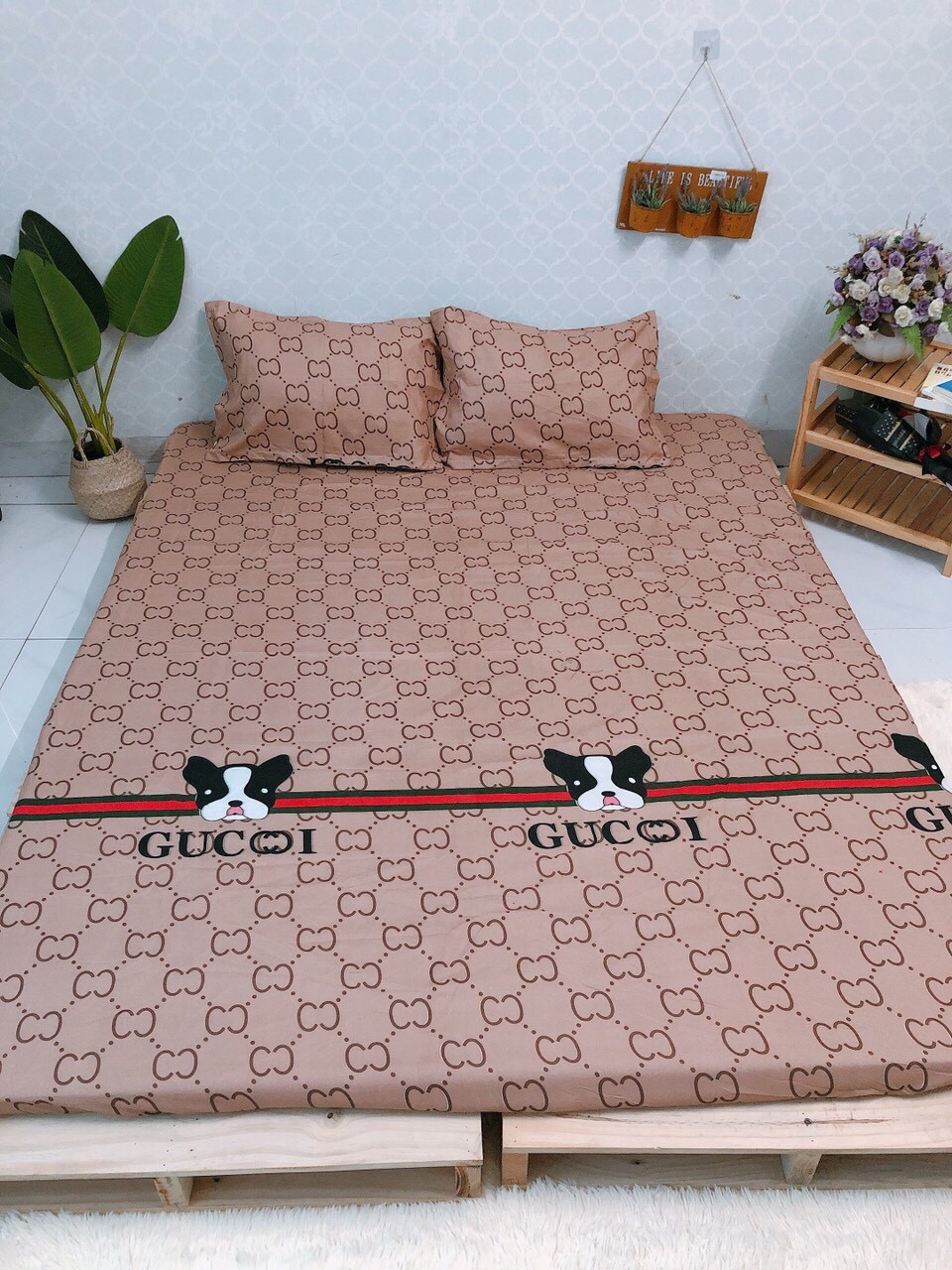Set 3 món ga và 2 áo gối mẫu chó nâu