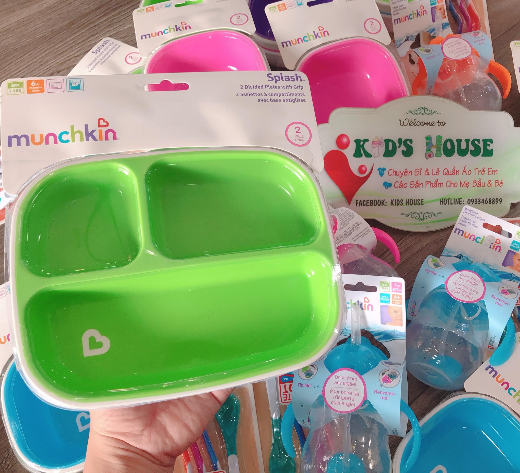 Khay chia ngăn chống trượt munchkin màu xanh