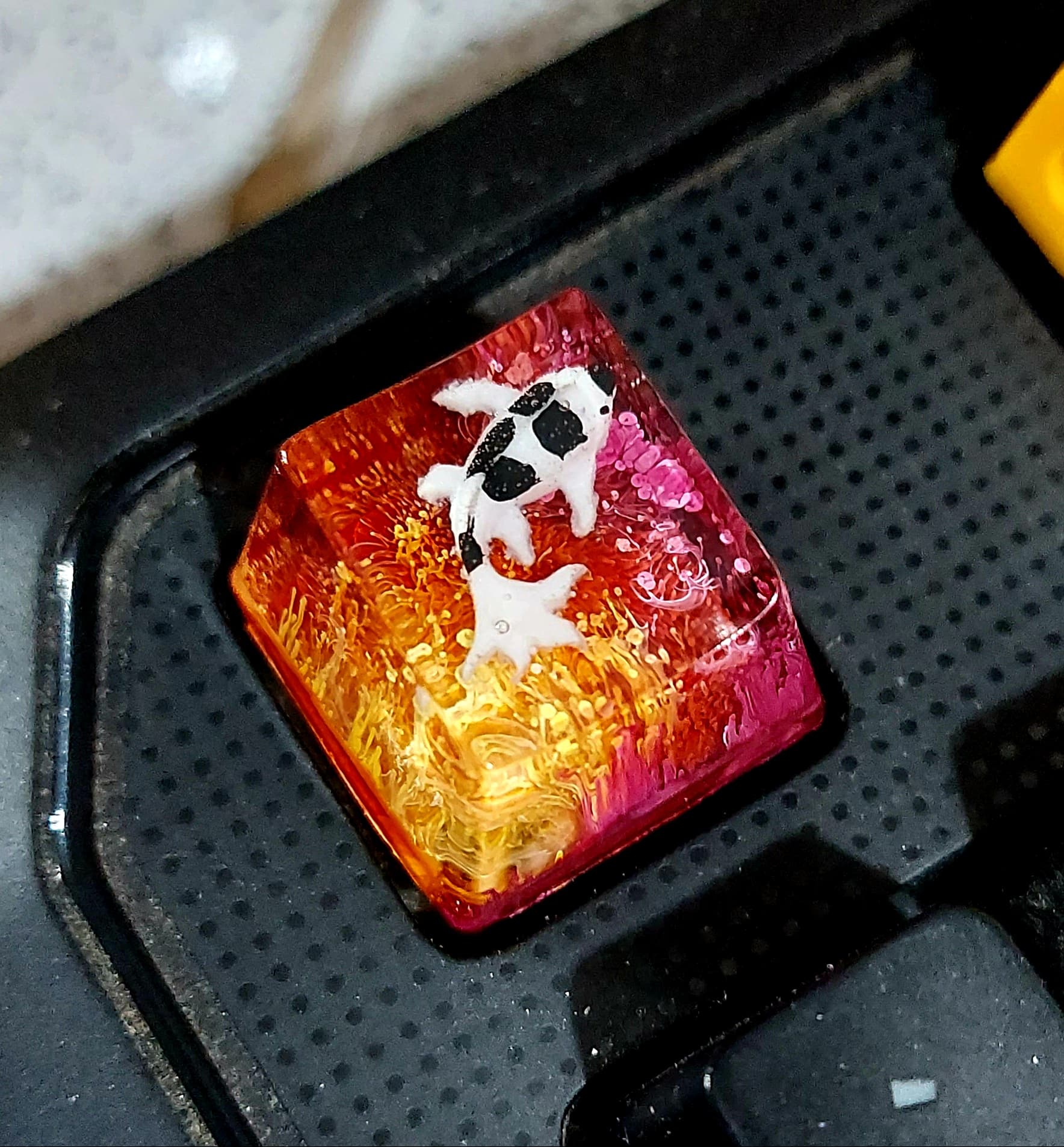 [HCM]Keycap artisan ca koi 1u hiệu ứng đỏ vàng trang trí bàn phím cơ gaming.
