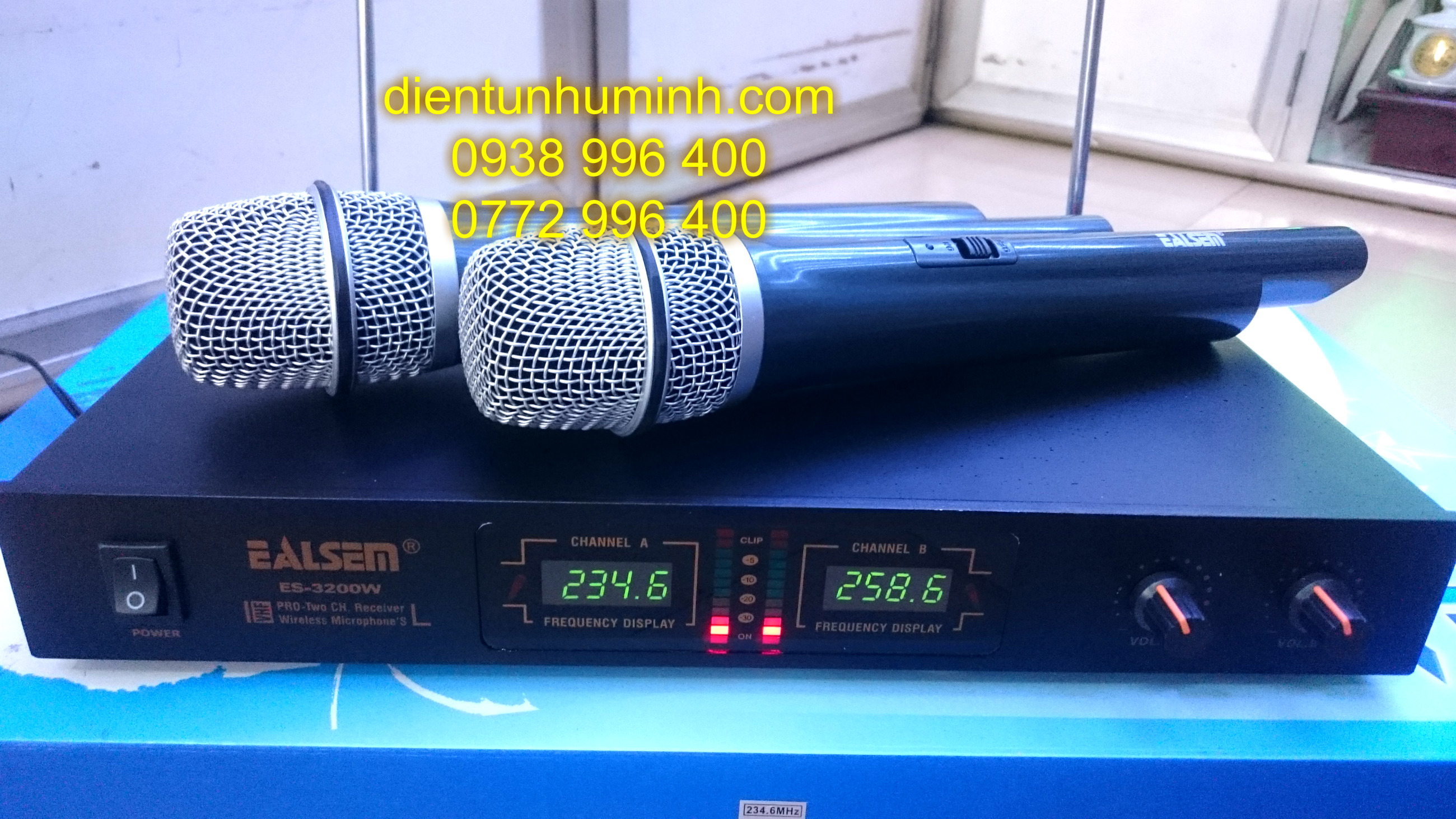 Micro karaoke không dây ealsem es3200w