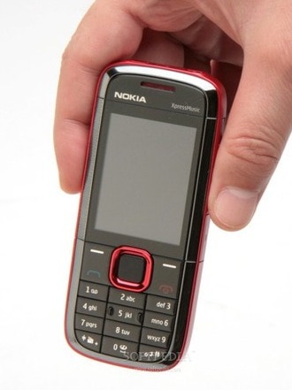 Nokia 5130 sáng bong /main zin đủ phụ kiện.