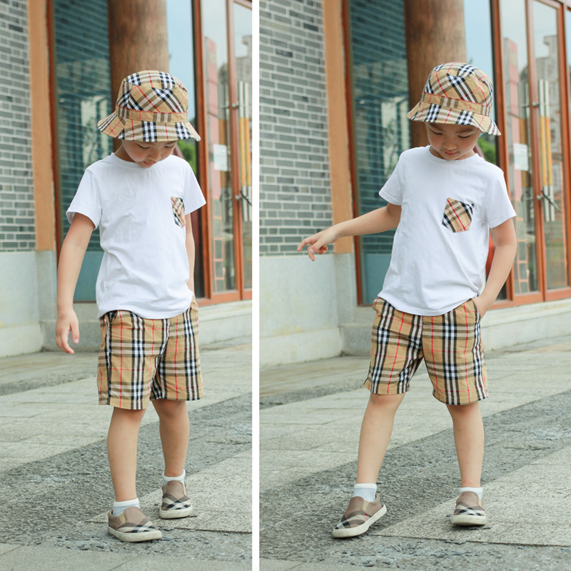 Bộ Quần Áo Bé Trai Ngắn Tay Cổ Tròn Phối Túi Ngực In Họa Tiết Burberry Thời Trang Ankids SET B1002H1