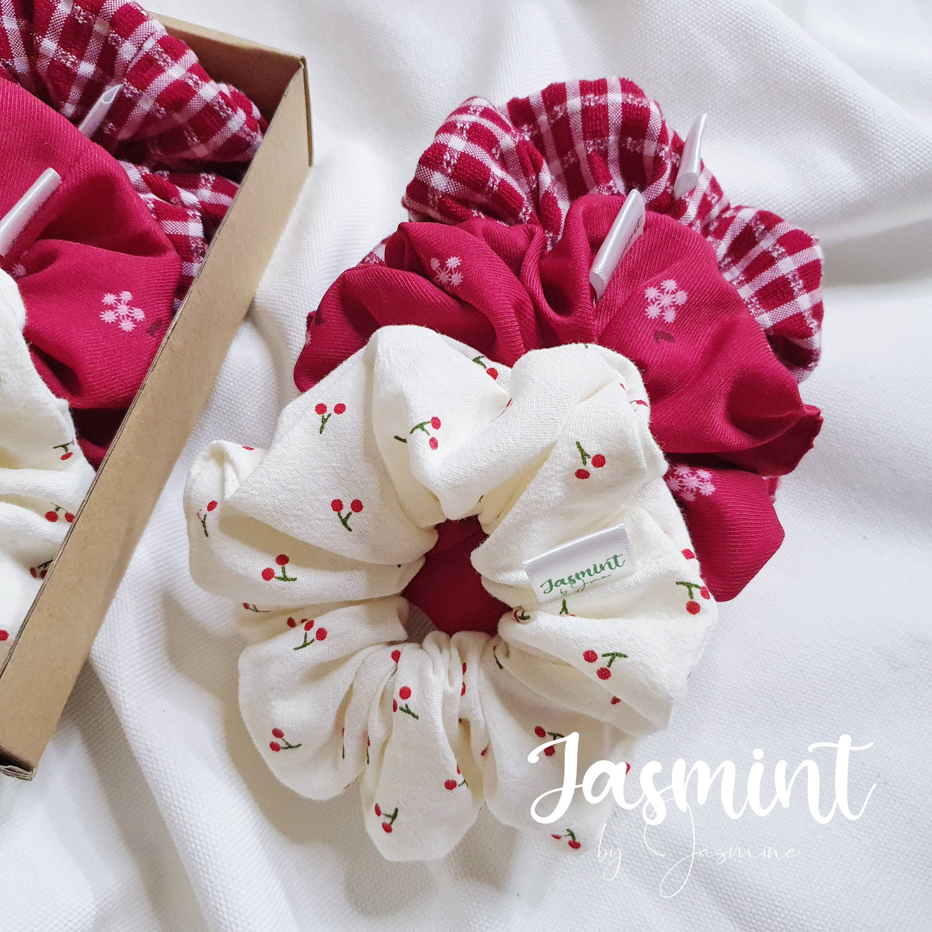 Scrunchies Đồ cột tóc, dây buộc tóc cherry, đũi hoa đỏ và kẻ đỏ phụ kiện đón tết từ Jasmint
