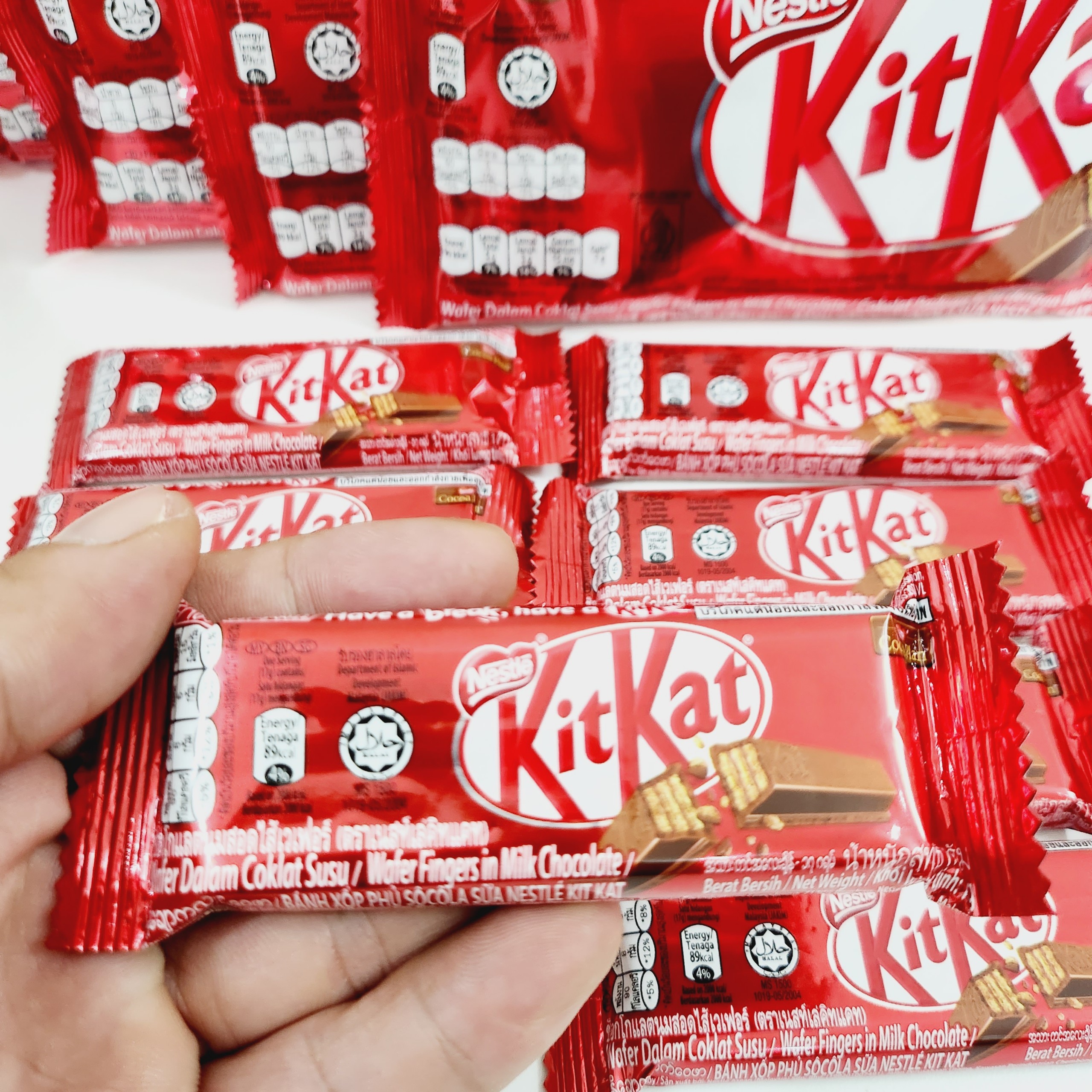 Kitkat socola hộp 48 thanh x 17g date 05.2025