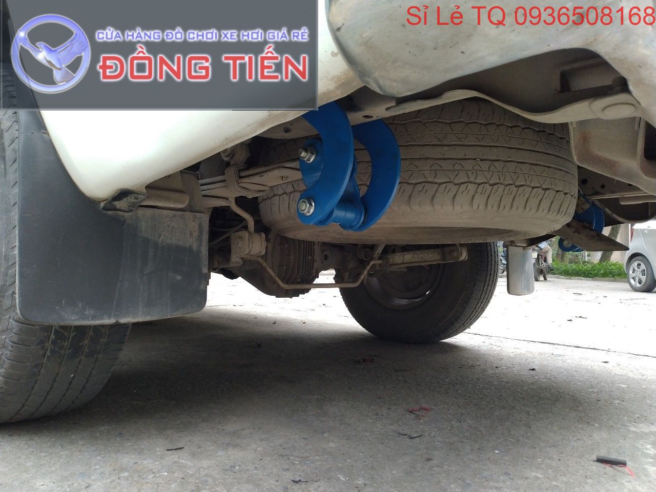 Nissan Navara độ cùm nhíp JS1 Thailand chống xóc, giảm giật, làm êm, nâng cao đuôi xe. Lắp đặt đơn giản giữ zin xe. Bao dùng thử 30 ngày, bảo hành 2 năm