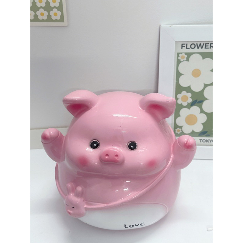 Heo đất tiết kiệm mẫu heo đeo túi thỏ soze to cute vô đối quà tặng, trang trí, ống nhét tiền tiemheosoda