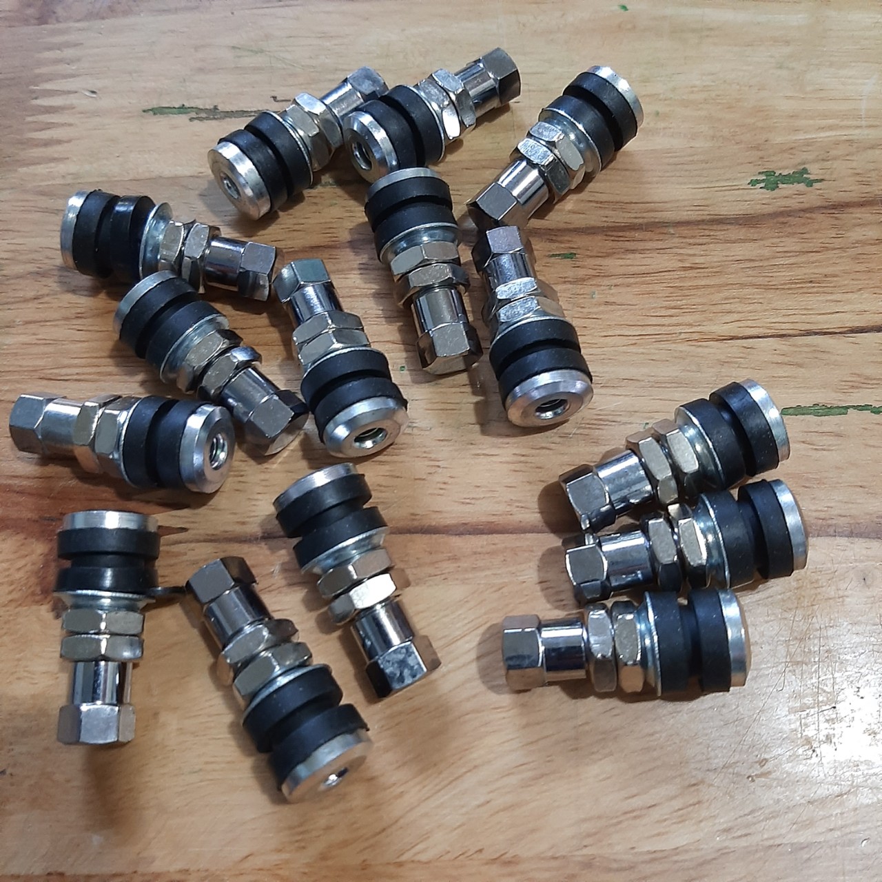 Combo 20 cái chân van Inox dùng cho ô tô, xe máy