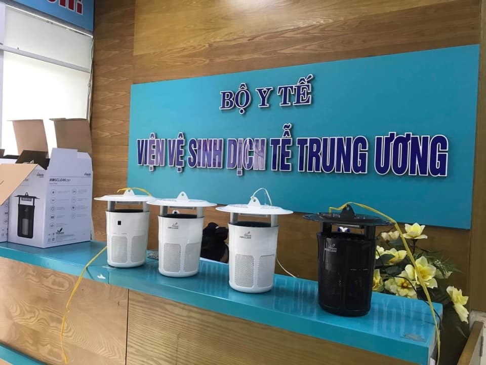 Đèn bắt muỗi và côn trùng UVled Moscom MosClean IS1 Hàn Quốc