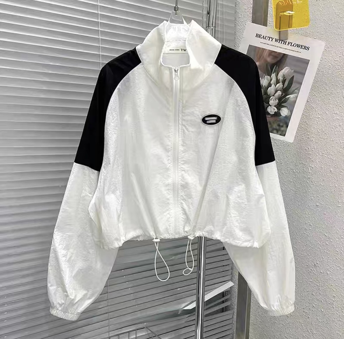 Áo khoác dù nữ kiểu bomber khóa kéo logo in craptop lửng phong cách thời trang bo rút eo cực xịn - tp983