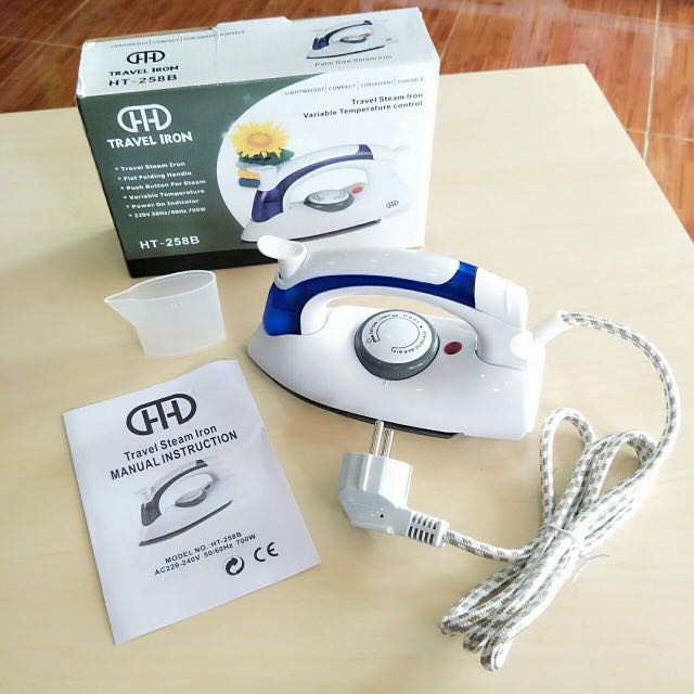 Bàn Ủi Hơi Nước Mini Gấp Gọn, Bàn Ủi Du Lịch Travel Iron Siêu Nhỏ, Bàn Ủi Dành Cho Mọi Gia Đình, Dễ Dàng Sử Dụng, An Toàn, Tiện Dụng.