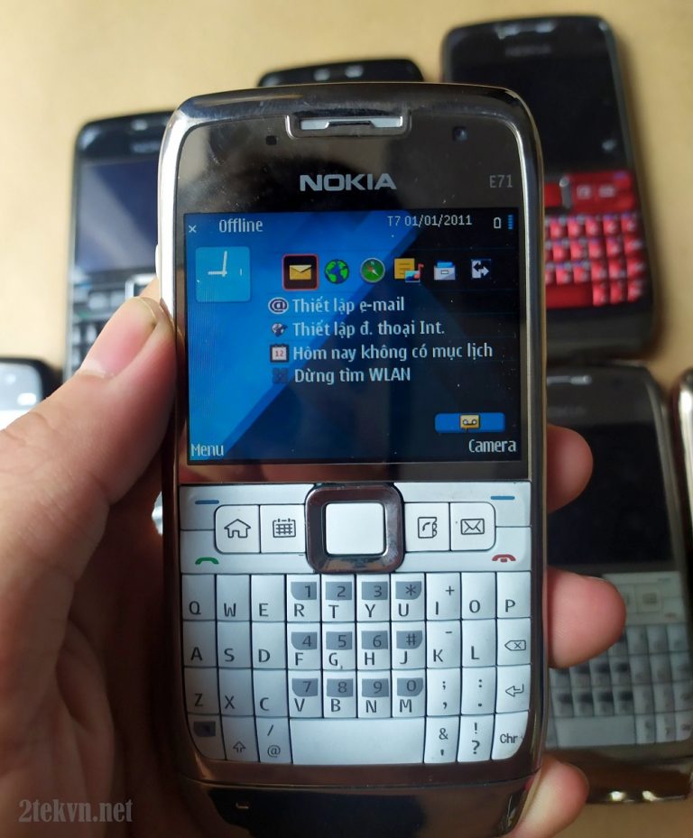 Điện thoại cổ nokia e71 bàn phím 24 ký tự máy zin chính hãng giá rẻ bh 1 năm