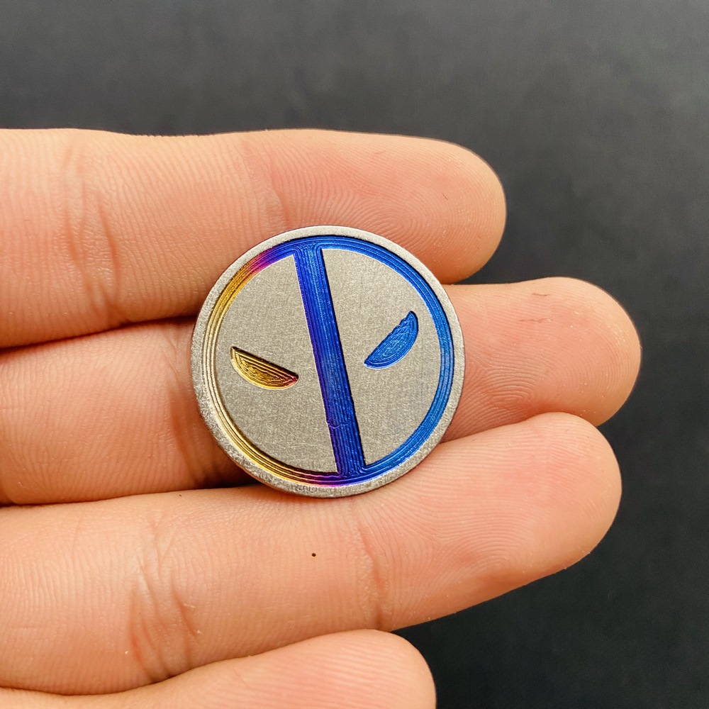 [CHÚ Ý] TEM TITAN LOGO MẶT NẠ TRÒN MẪU QUÁI VẬT DÁN TRANG TRÍ XE MÁY, VẬT DỤNG, ỐP LƯNG ĐIỆN THOẠI, NÓN BẢO HIỂM..