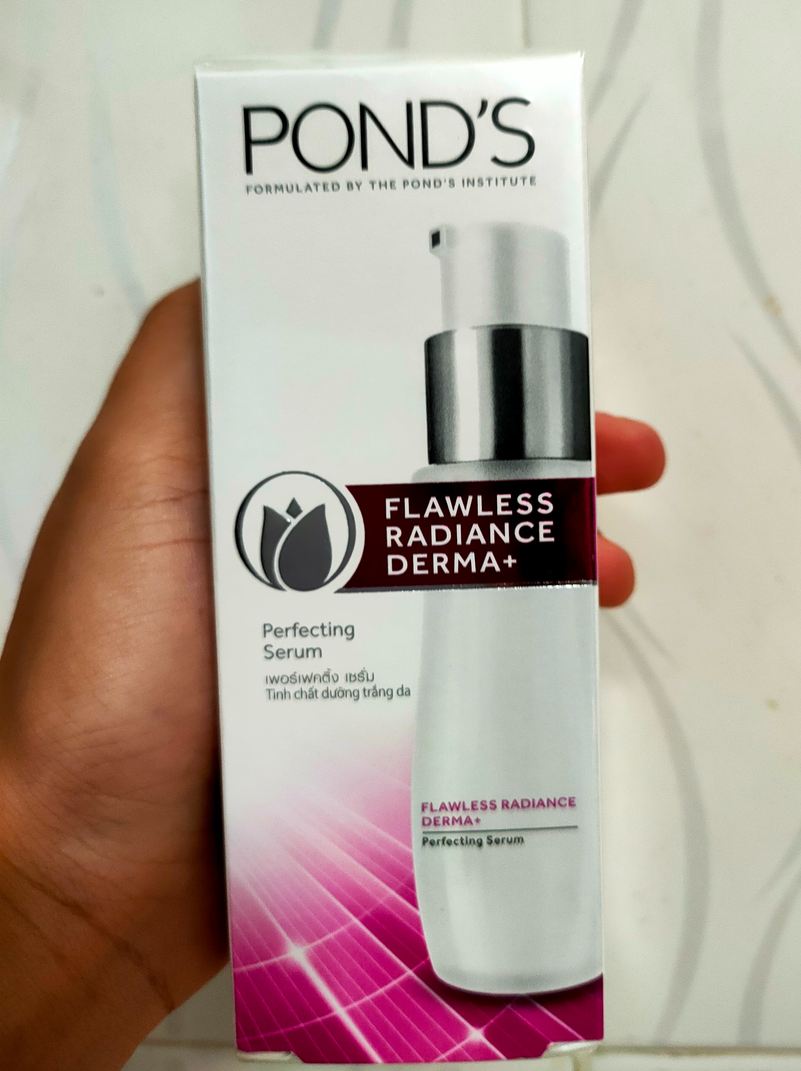 Tinh chất serum dưỡng trắng Ponds