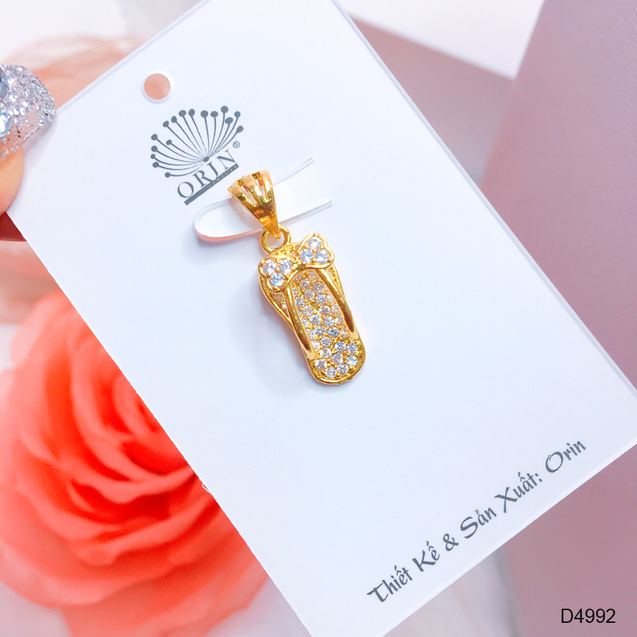 Mặt dây chuyền nữ hình chiếc dép cài nơ đính đá thiết kế cao cấp Orin D4992 - Long Tien
