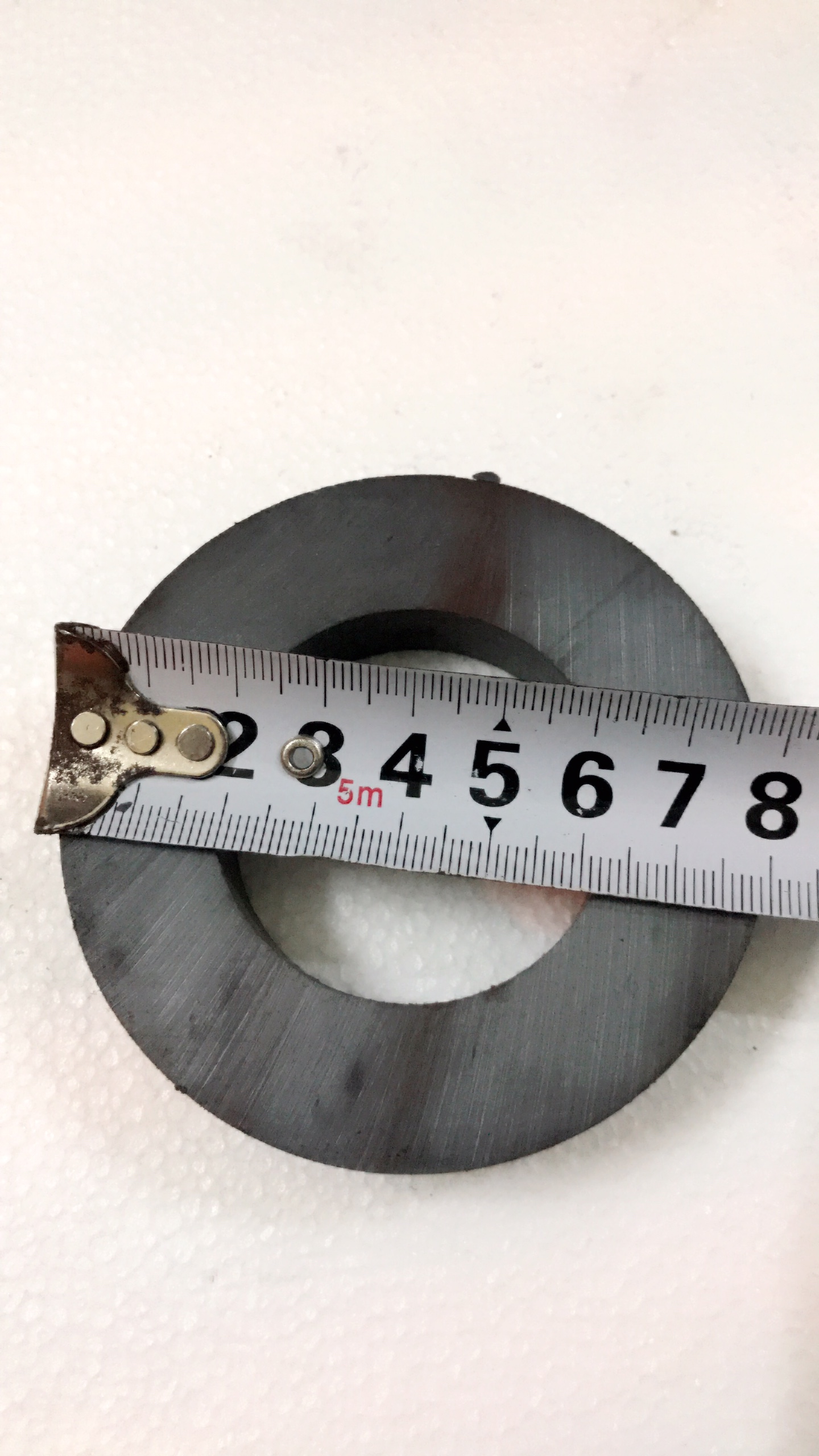 Nam châm đen 80x15 lỗ 32mm
