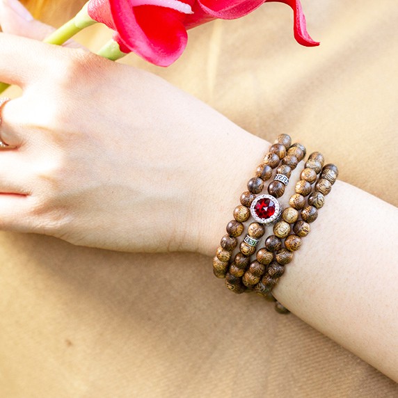 Vòng Trầm Hương 108 hạt mix đá Minh Nguyệt theo Mệnh size 6li