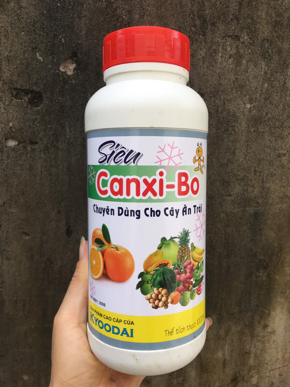 Phân bón lá siêu Canxi- Bo chai 1L chống rụng hoa, trái non, nứt trái, thối trái