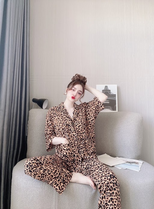 Đồ ngủ pijama lụa loại 1 tay dơi hình da beo
