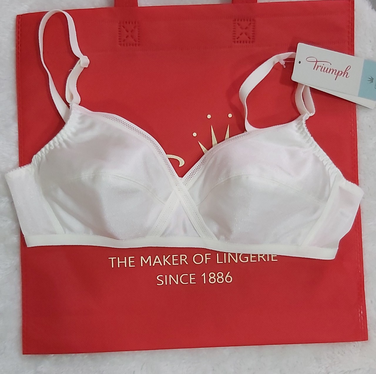 [HCM]Áo lót Triumph D151 HP ( Không gọng không mút)