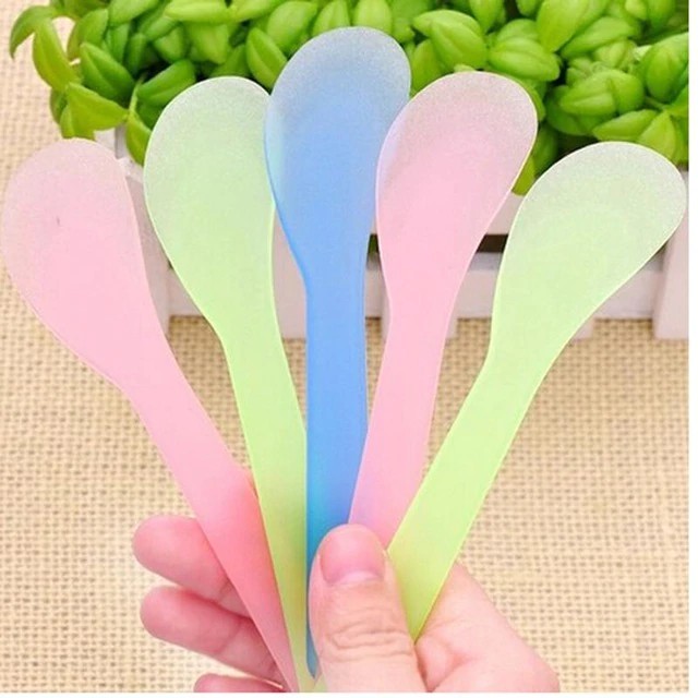 Combo 100 que thìa nhựa trộn quét mask mặt nạ bột dùng trong spa