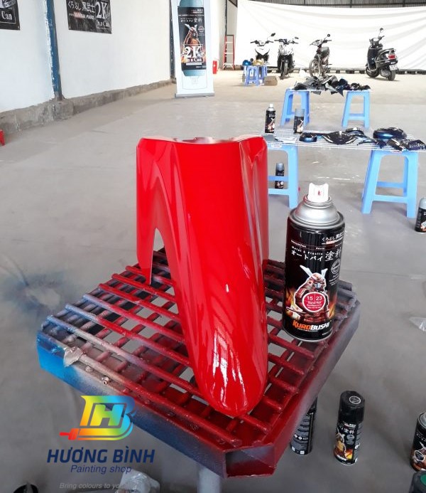 Sơn xịt Samurai màu Đỏ Nổi Bật - 23 (400ml) (có khả năng kháng xăng A92, A95)