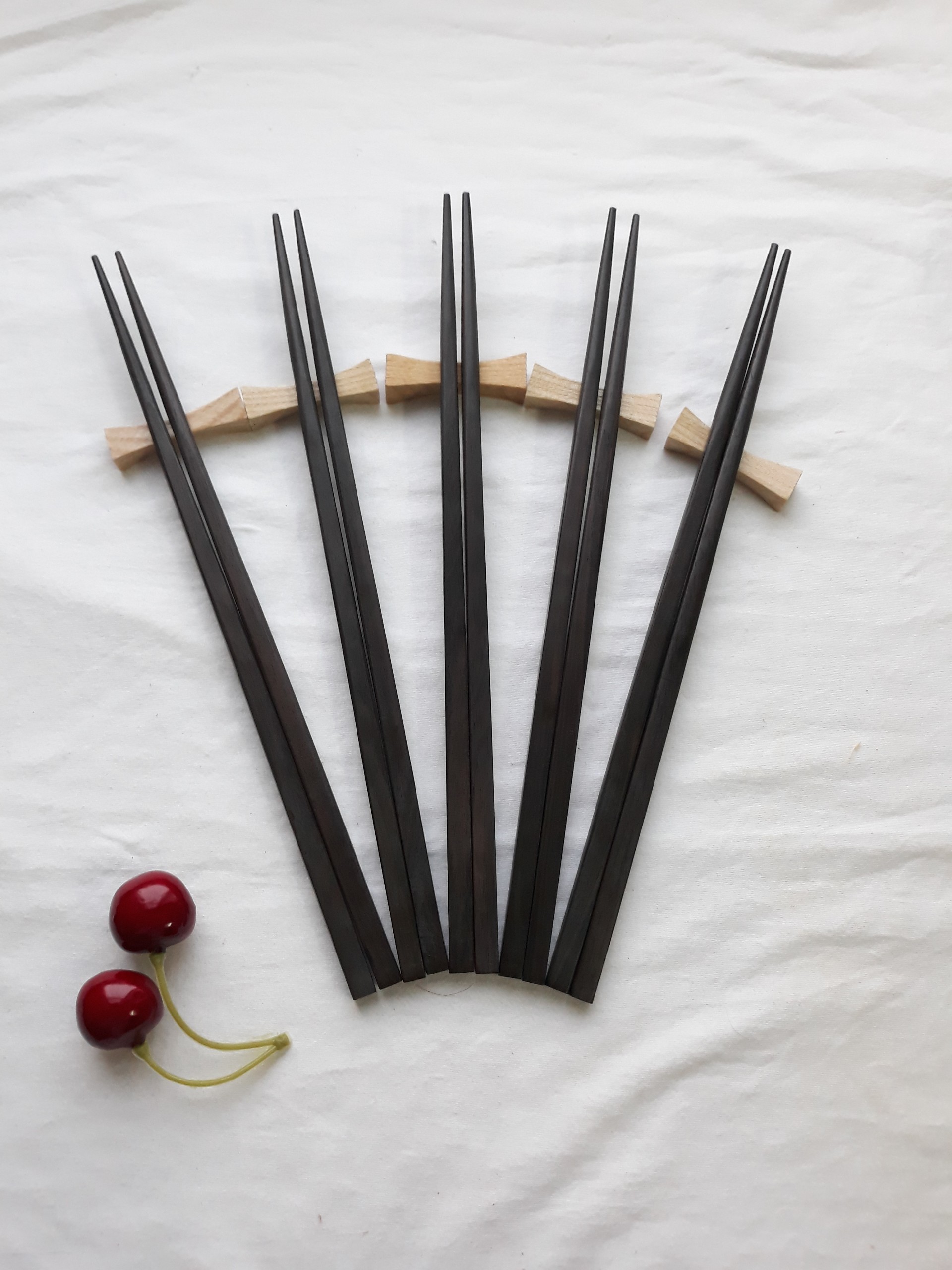 Đũa gỗ mun đen vuông trơn 25 cm (bộ 5 đôi)