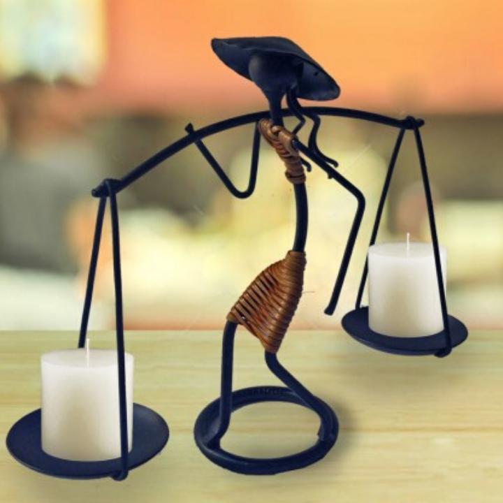 [HCM]Chân nến nghệ thuật bằng sắt người gánh nước Bảo Linh