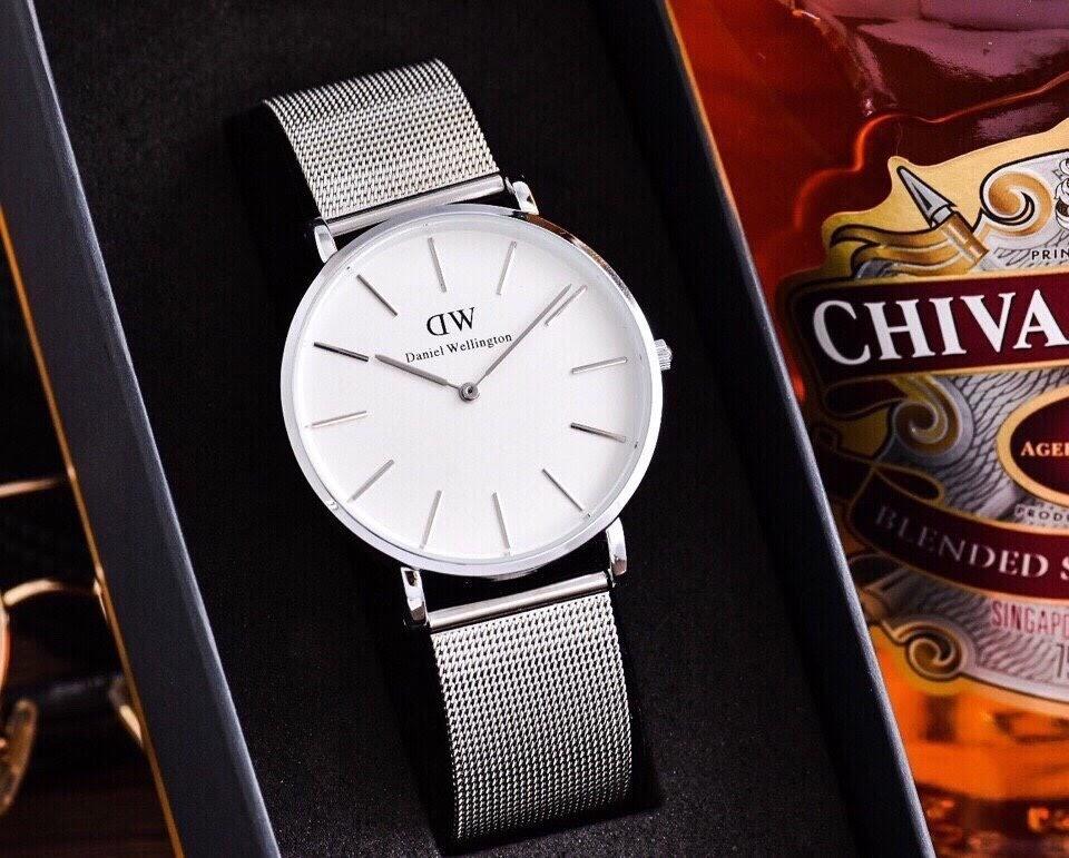Đồng hồ dây lưới WD nhìn mạnh mẽ phong cách nhât 2020