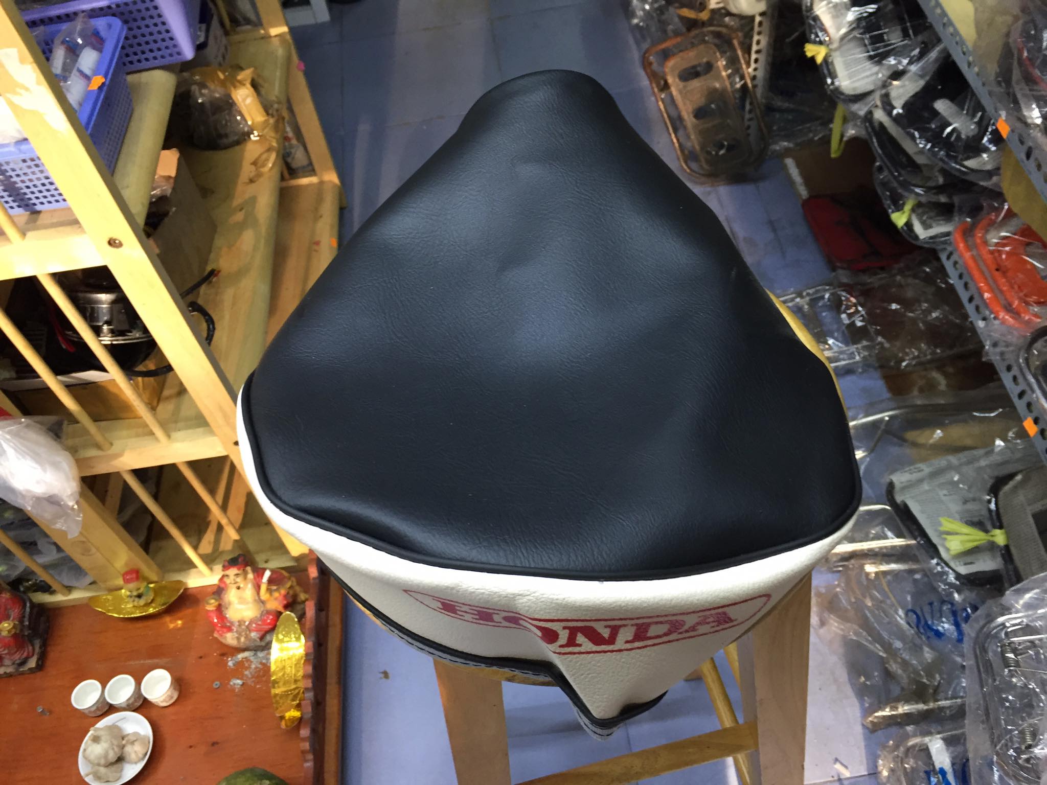 cub 78 - piscu - C100: da lợp yên màu đen trắng cho anh em dọn xe C100 -Piscu - 78